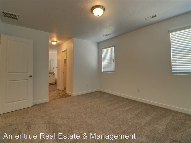 Foto del edificio - 3 br, 2.5 bath House - 3011 S Red Pine Dr.