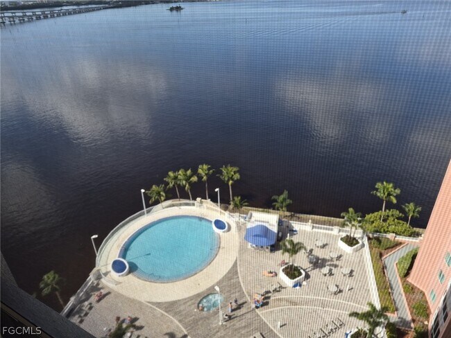 Foto del edificio - 2743 First St