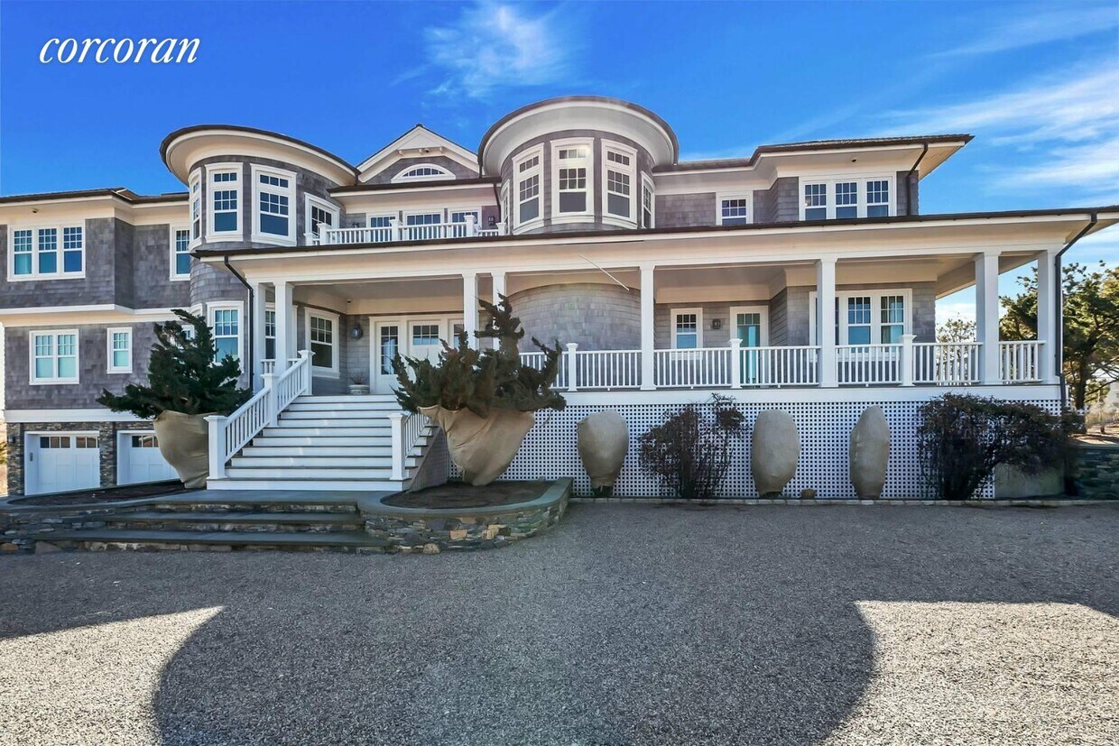 Primary Photo - 19 Dune Rd