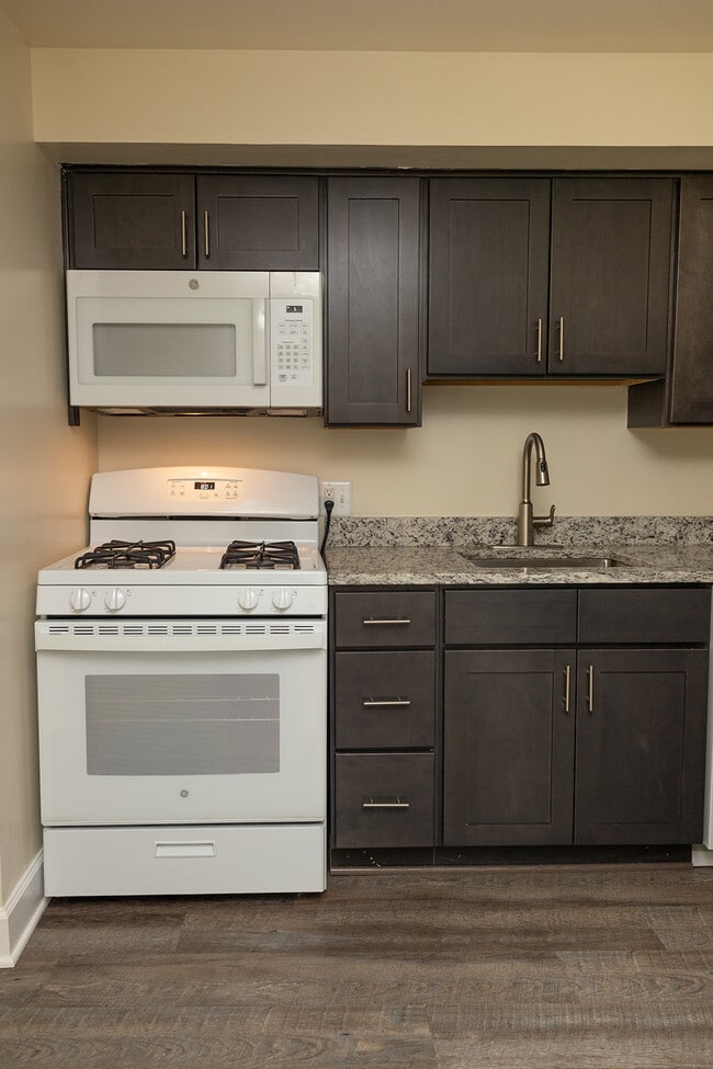 Building Photo - The Orchards at Severn Townhomes*