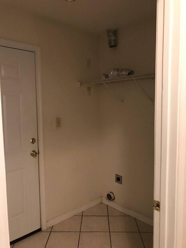 Building Photo - Cute 3-bedroom home in Ocean Beach Estate ...