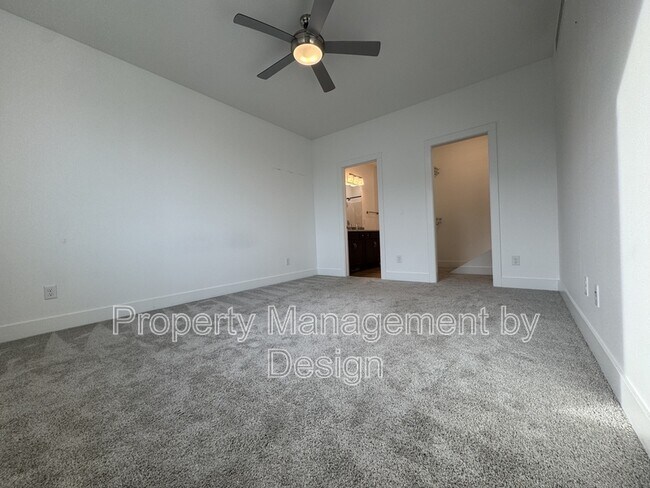 Foto del edificio - 835 SE Booth Ave