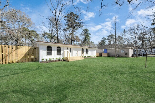 Foto del edificio - 10804 Longleaf Dr