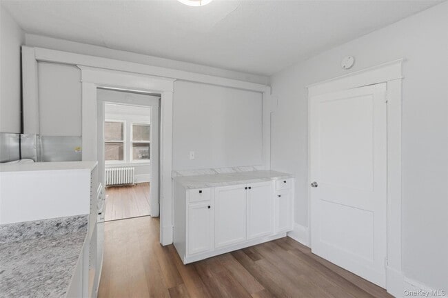 Building Photo - 1446 Lincoln Terrace