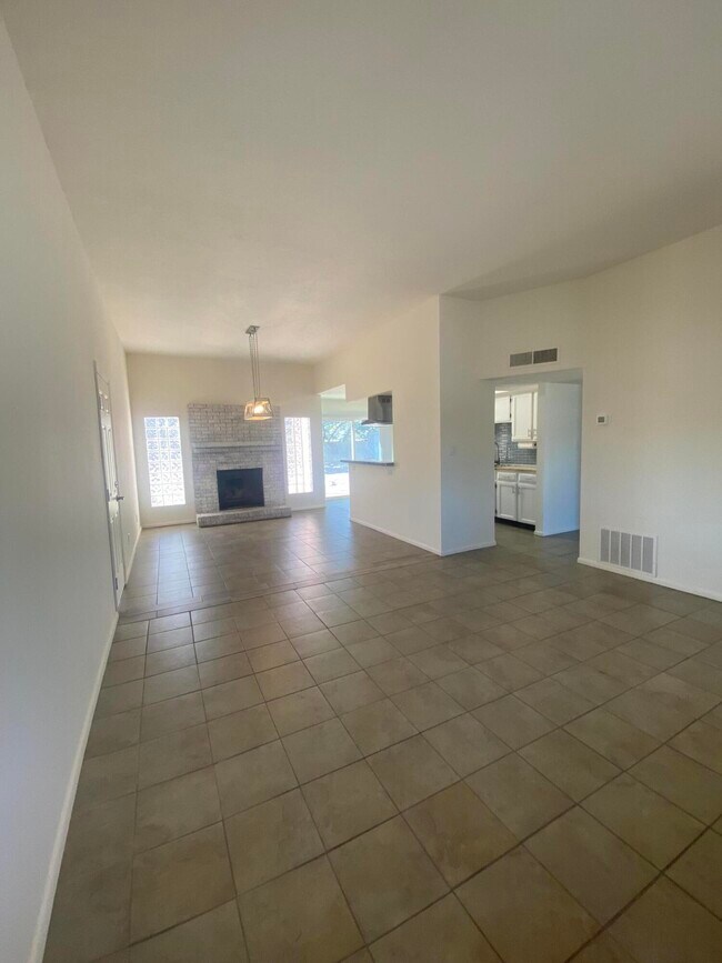 Building Photo - 10501 Delicado Pl NE