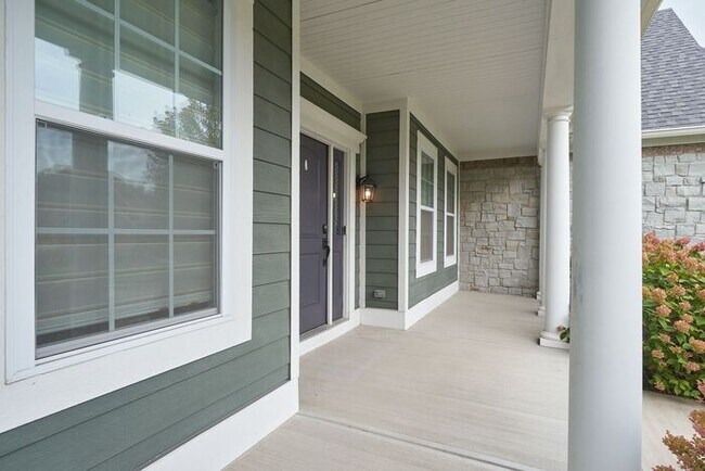 Foto del edificio - Beautiful 5 Bedroom With Finished Basement in Fishers