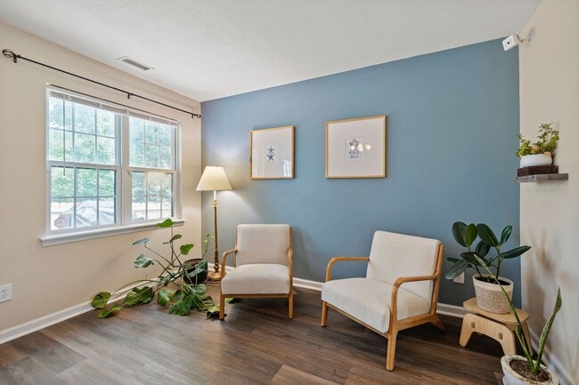 Foto del edificio - 2 Bd/2.5 Ba Home w/ Fenced Yard w/i Minutes of Downtown Durham!