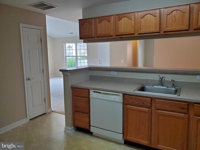 Foto del edificio - 32 Chandler Ct