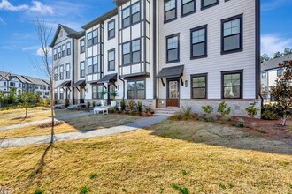 Building Photo - 236 Somerset Acrs Dr