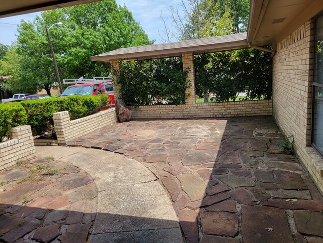 Building Photo - 1546 Timbercreek Dr