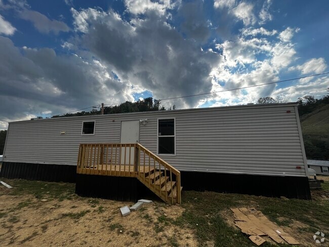 Building Photo - 19 Meadowview Ln