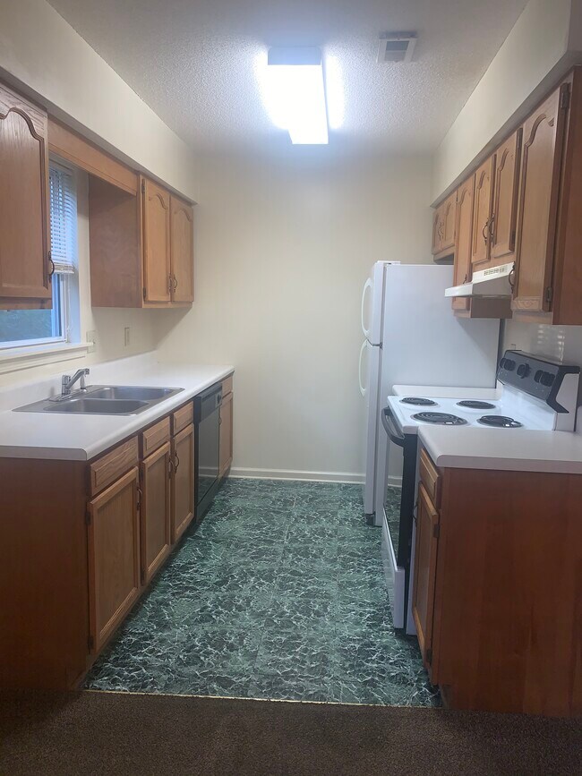 700 Simpson Rd Unit 10C, Anderson, SC 29621 Apartments in Anderson