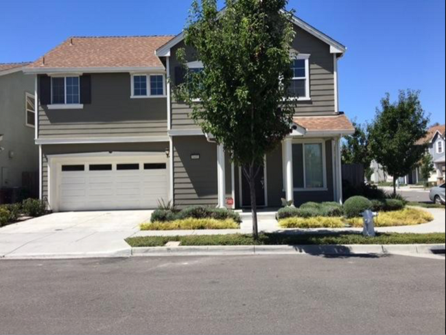 Building Photo - 9405 Clemente Dr