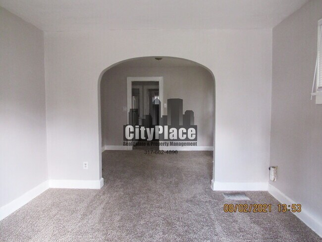 Foto del edificio - 1921 N Harding St, Indpls, IN 46202