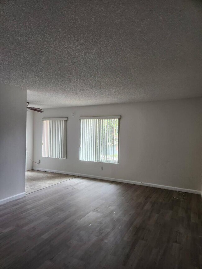 Dining - 3381 Butterfield Ave