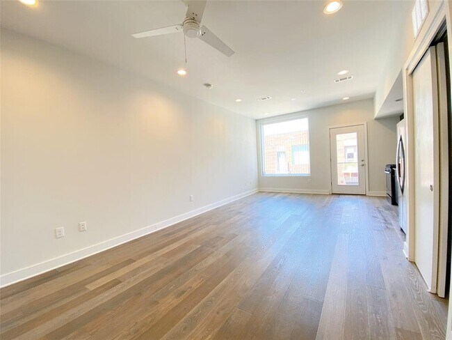 Foto del edificio - 1800 E 4th St