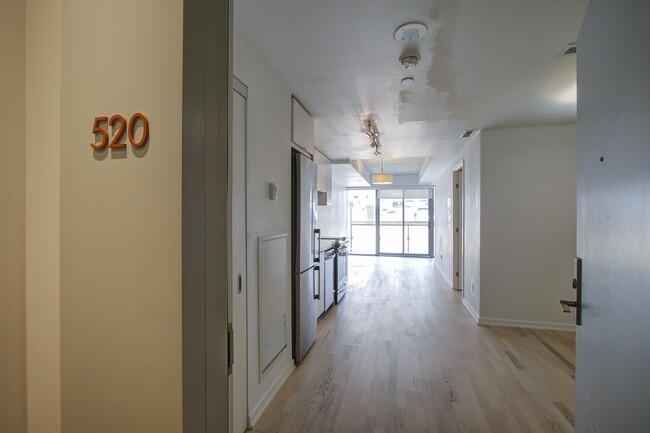 Building Photo - 60 Colborne St