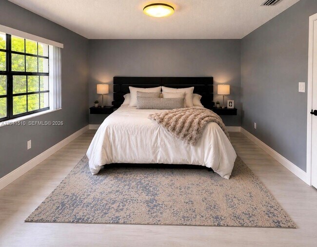 Foto del edificio - 1120 NE 209th Terrace