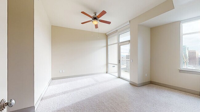 Interior Photo - TEN20