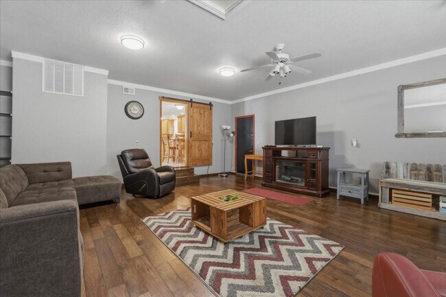 Foto del edificio - 925 S Haskett St