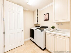 Building Photo - 15 Harbour Isle Dr W