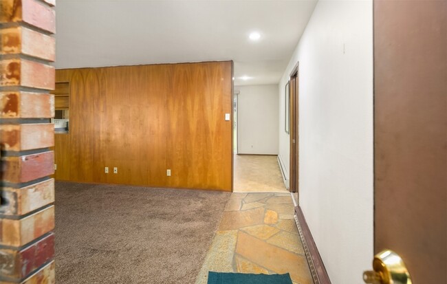 Building Photo - 14435 Bear Creek Rd NE