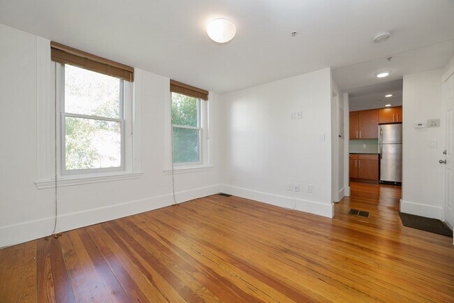 Foto del edificio - 366-368 Sumner St