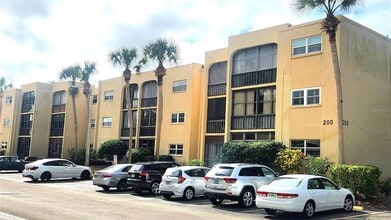 Building Photo - 11485 Oakhurst Rd