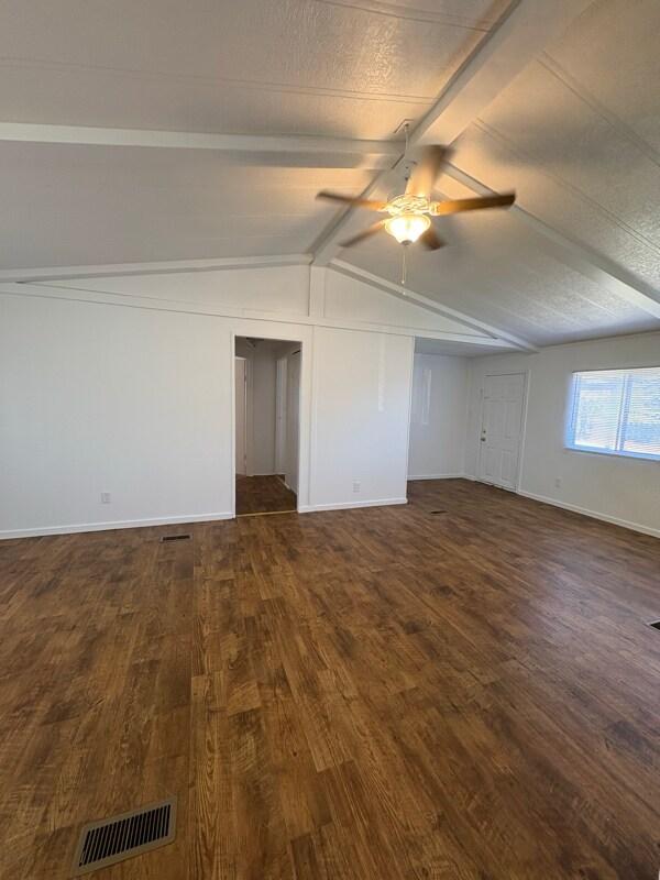 Foto del edificio - 200 Jenkins Rd