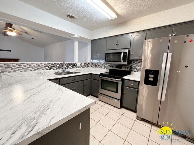 Foto del edificio - Beautiful 3 bedroom home in South Crestview!