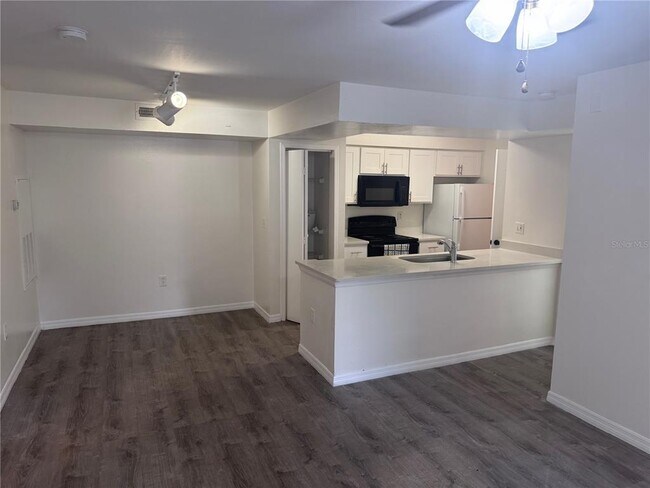 Foto del edificio - 3016 Parkway Blvd