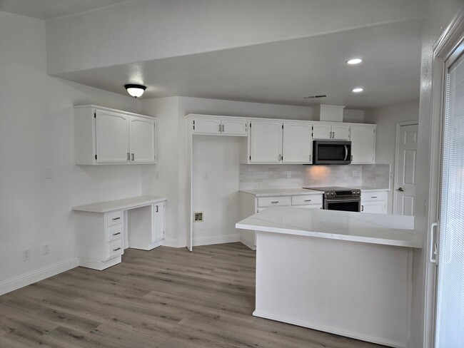 Building Photo - 3884 Paula Ct