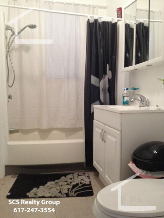 Foto del edificio - Modern 3BR Apartment for Rent – Pet Friendly, Laundry in Building