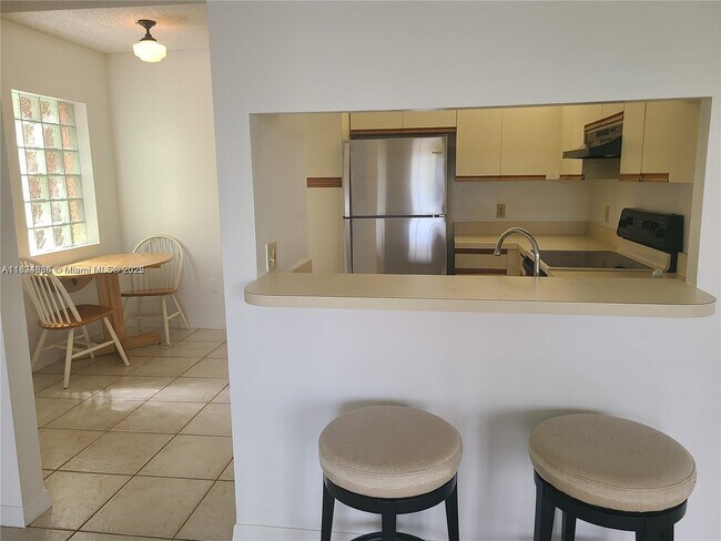 Foto del edificio - 10661 NW 14th St