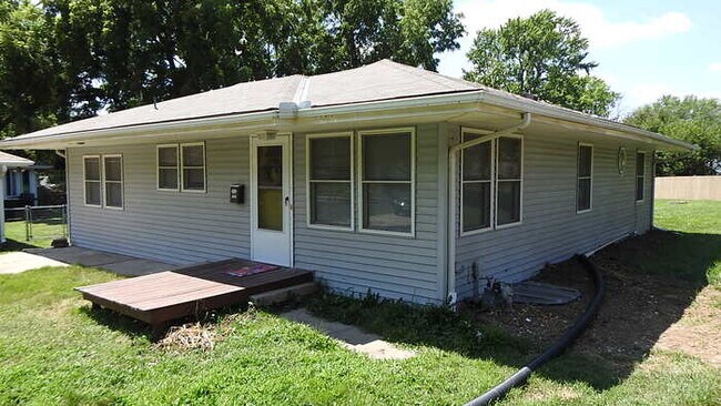 Foto del edificio - 4 bed 2 bath for Rent in Roeland Park, KS
