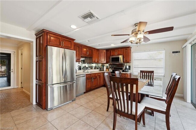 Foto del edificio - 1605 Osprey Ave