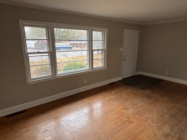 Foto del edificio - 917 Cherry Rd