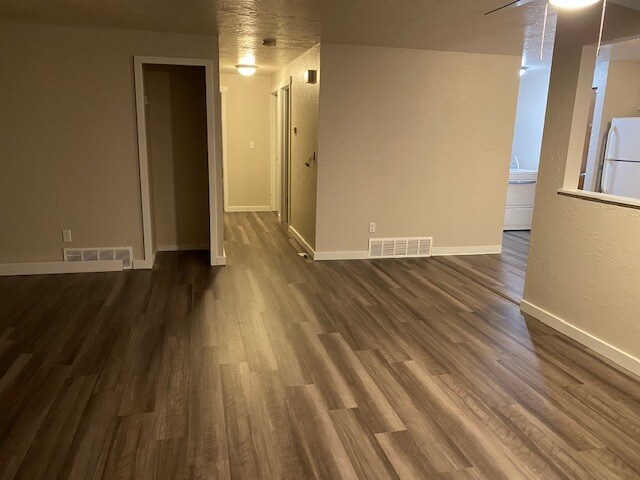 Plank flooring - 1511 Pacific Pl