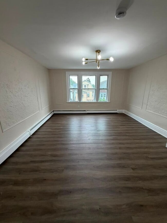 Photo - 224 N 9th St Apartment
