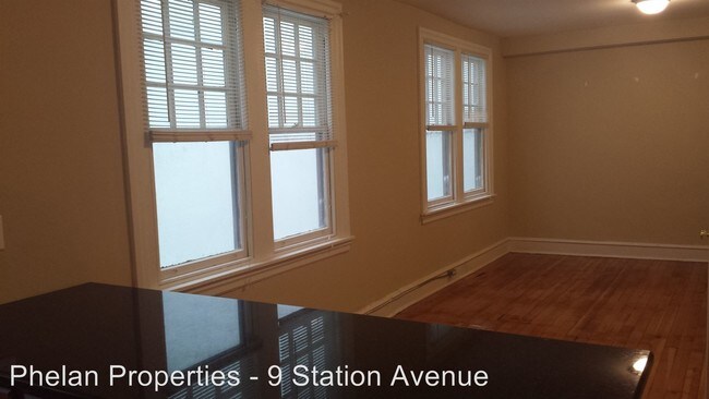 Building Photo - 9 Haverford Station Rd
