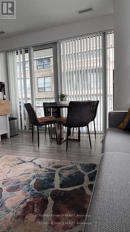 Photo du bâtiment - 42 Charles St E