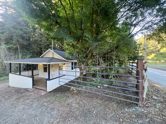 Building Photo - 1946 Green Valley Rd