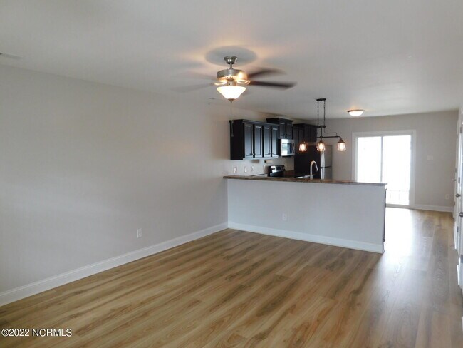 Building Photo - 110 Meadow Way