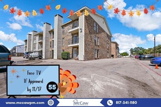 Building Photo - 9520 Royal Ln