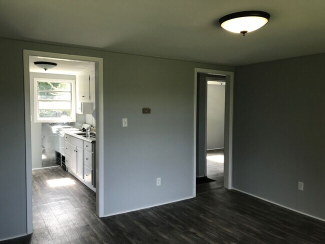 Foto del edificio - Love the Country Quiet - 2 bed 1 bath home on private country lot