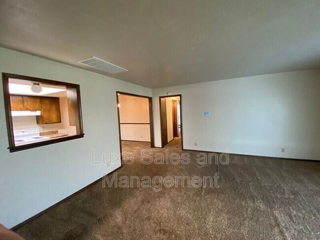 Foto del edificio - 8310 NW 7th St