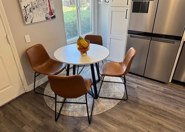 Building Photo - Stunning 2 bedroom, 1.5 bathrooms, 2 story townhouse for rent in Allure Condos in Serra Mesa!