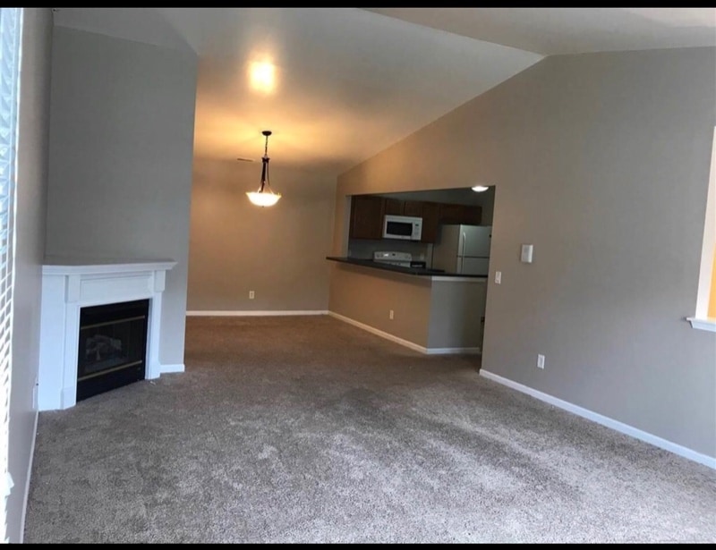 Foto principal - 26905 Carrington Pl