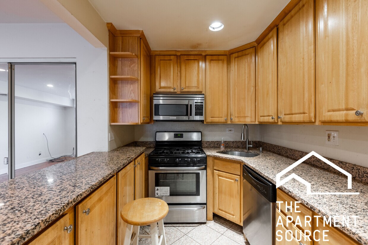 Primary Photo - 2501 W Touhy Ave