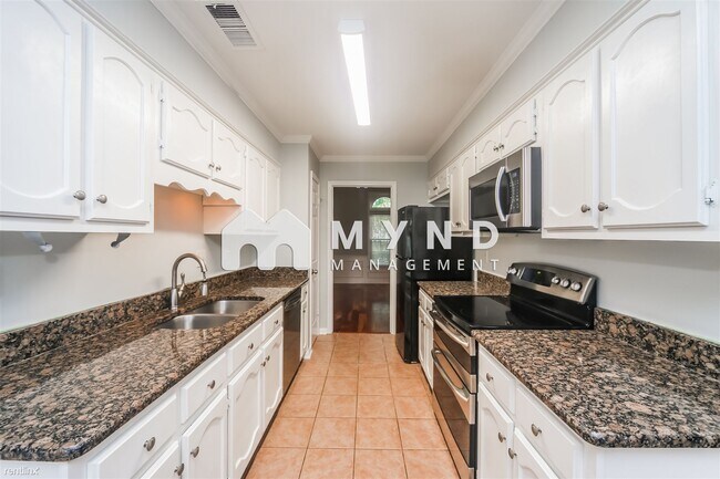 Foto del edificio - 5 br, 3 bath House - 8464 Buckhurst Rd
